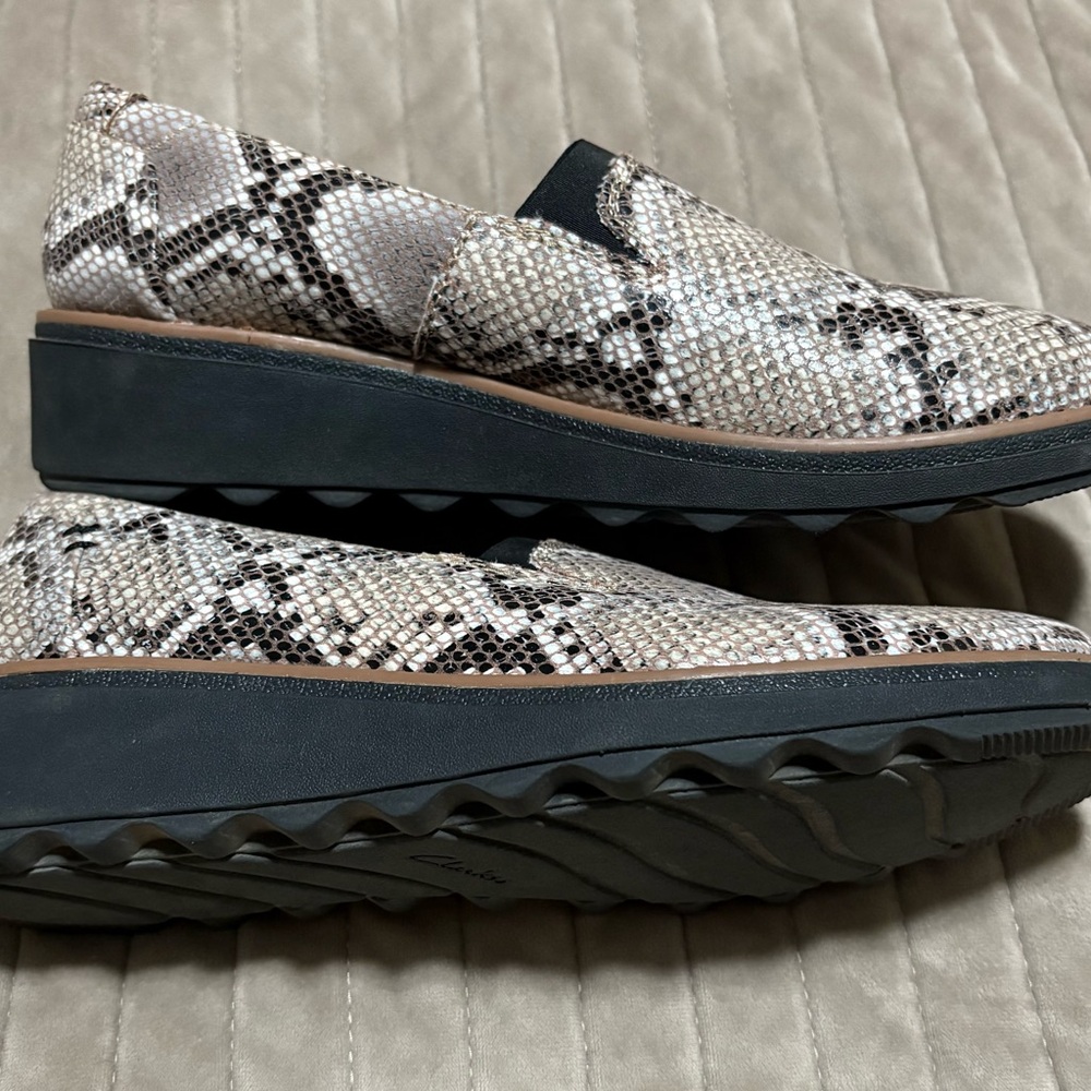 Clarks Women's Snakeskin Pattern Loafers - Picture 7 of 9